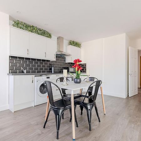Boutique Vertigo Apartment Central Kingston/London Kingston upon Thames  Eksteriør billede