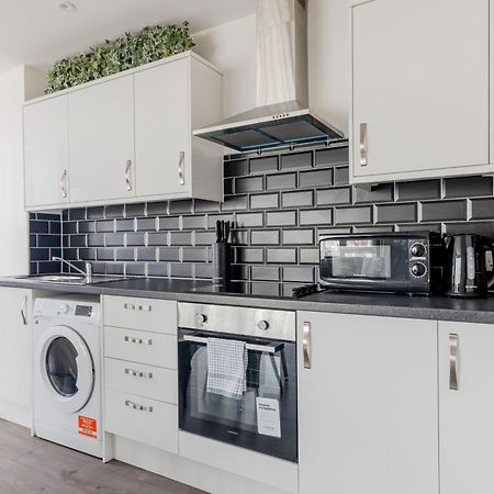 Boutique Vertigo Apartment Central Kingston/London Kingston upon Thames  Eksteriør billede