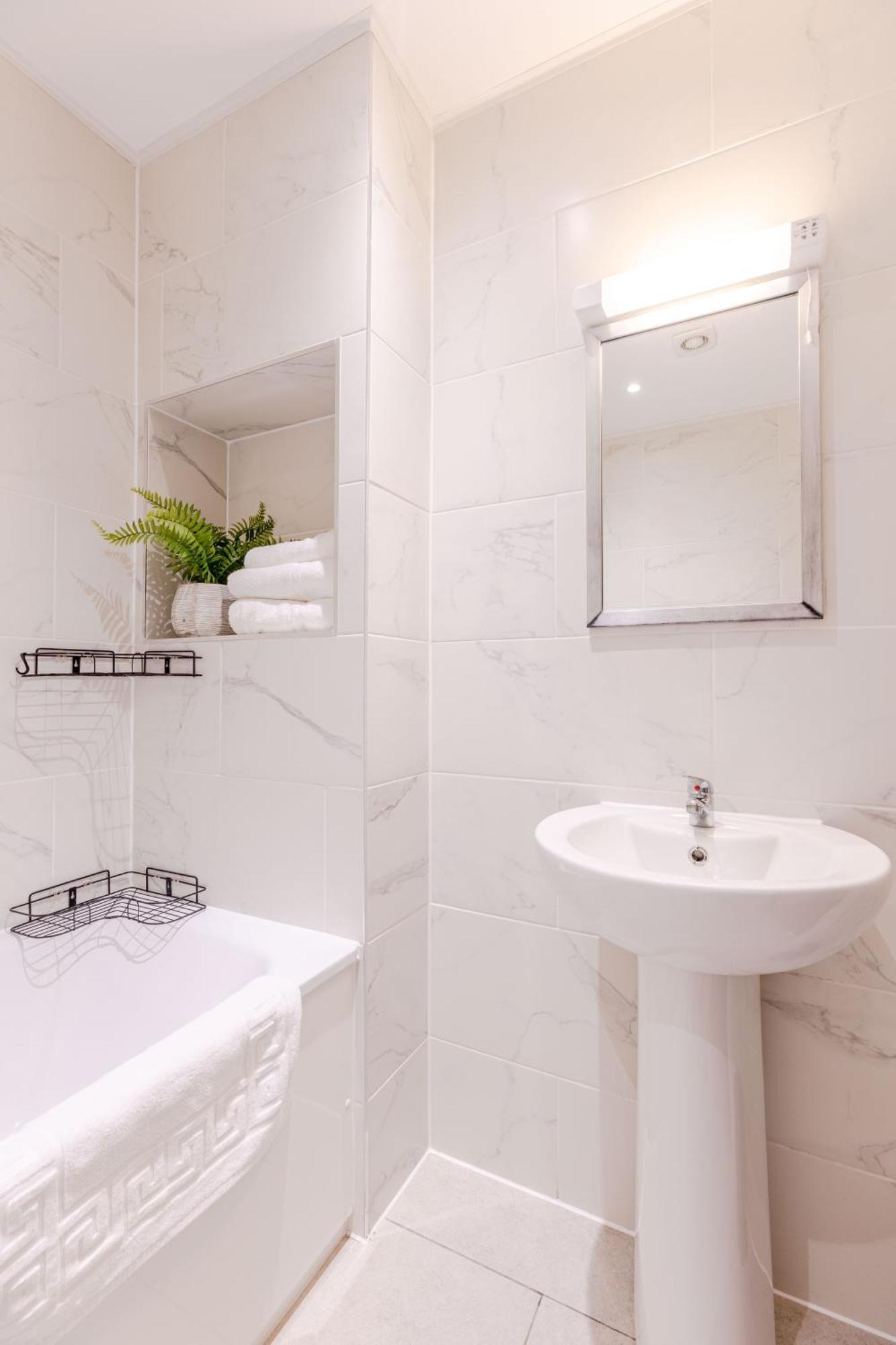 Boutique Vertigo Apartment Central Kingston/London Kingston upon Thames  Eksteriør billede